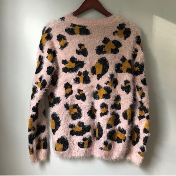 *SOLD* Forever21 pink fuzzy leopard sweater - Picture 3 of 4